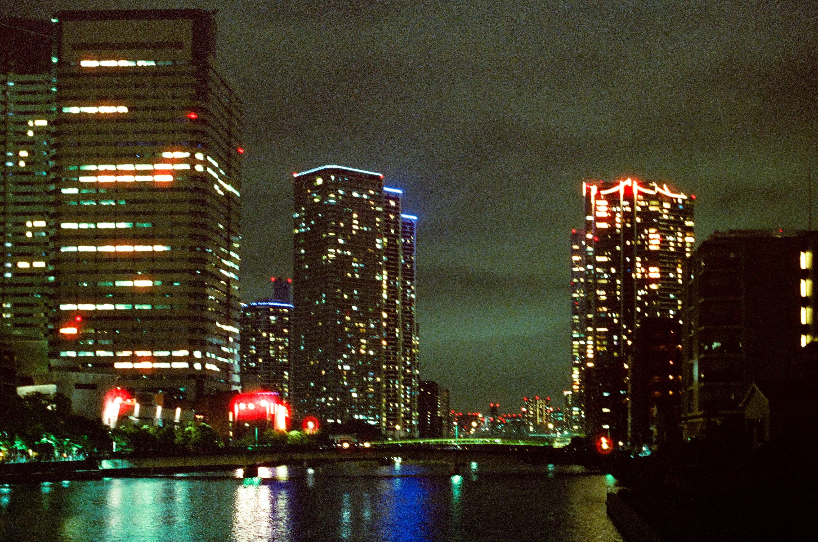 FilmNeverDie UMI 800 / Canon A-1